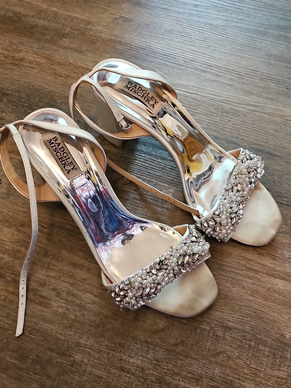 Badgley Mischka Pearl Embellished Ivory Satin Heeled Sandals Size 9W